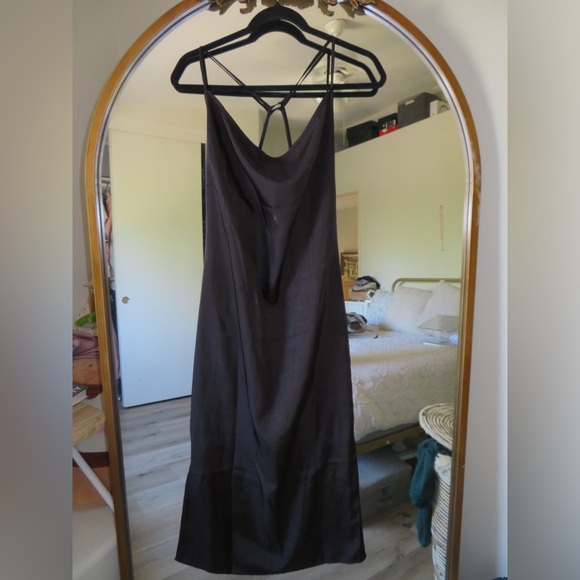 Black Satin Midi dress - Picture 4 of 7